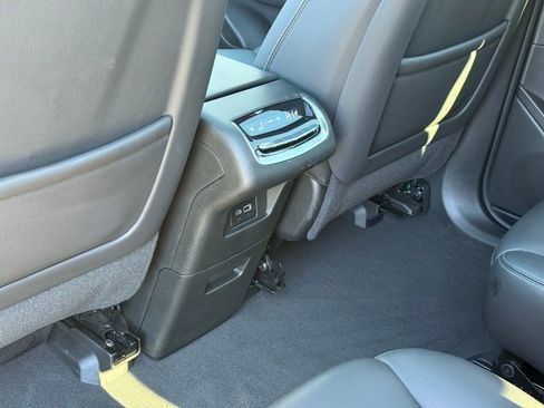 Certified 2025 Cadillac XT6 Premium Luxury image 27