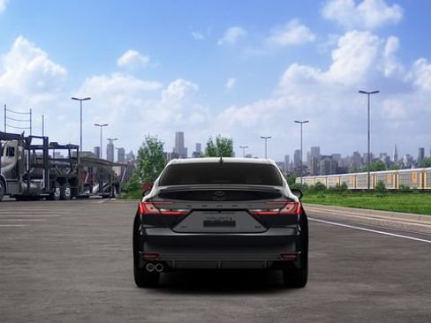 New 2026 Toyota Camry Hybrid FWD image 10