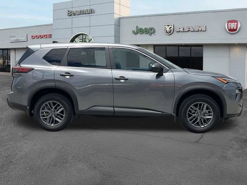 Used 2024 Nissan Rogue S FWD image 8