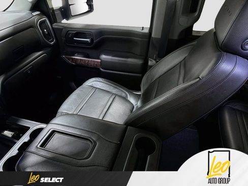 Used 2022 GMC Sierra 3500 Denali w/ Technology Package AWD/4WD image 27