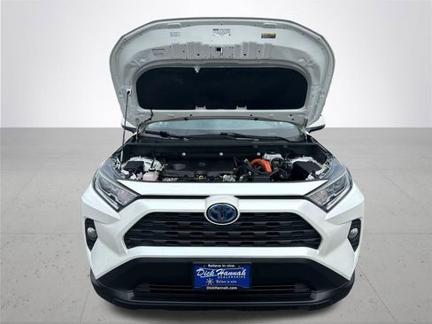 Used 2021 Toyota RAV4 XLE Premium image 4