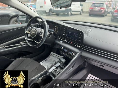 Used 2022 Hyundai Elantra SEL w/ Convenience Package image 18