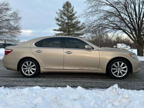 Used 2007 Lexus LS 460 LS 460 Sedan 4D image 4