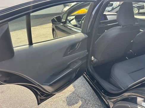 Used 2025 Toyota Prius LE AWD/4WD image 19