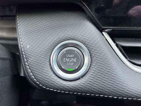 Used 2025 Chevrolet Equinox LT w/ Convenience Package II image 18