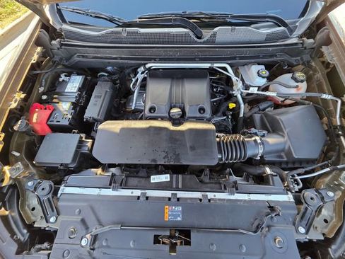 Used 2025 Chevrolet Colorado ZR2 w/ Technology Package image 31