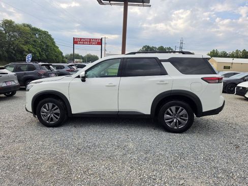 Used 2025 Nissan Pathfinder SV AWD/4WD image 1