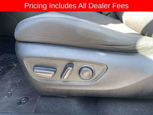 Used 2021 Toyota RAV4 XLE AWD/4WD image 21