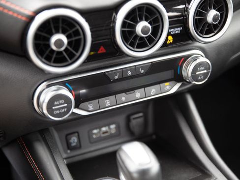 Used 2024 Nissan Sentra SR w/ SR Premium Package image 14