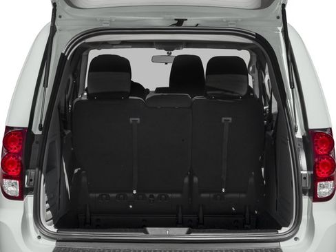 Certified 2018 Dodge Grand Caravan SE FWD image 12