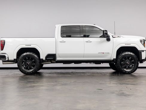 Used 2025 GMC Sierra 2500 AT4 w/ AT4 Premium Plus Package AWD/4WD image 24