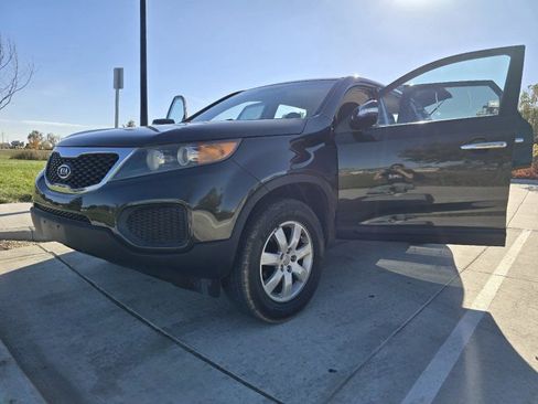Used 2011 Kia Sorento LX image 12