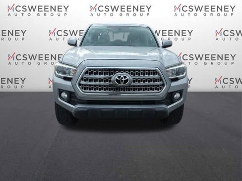 Used 2016 Toyota Tacoma SR5 w/ SR5 Appearance Package (SN) image 2
