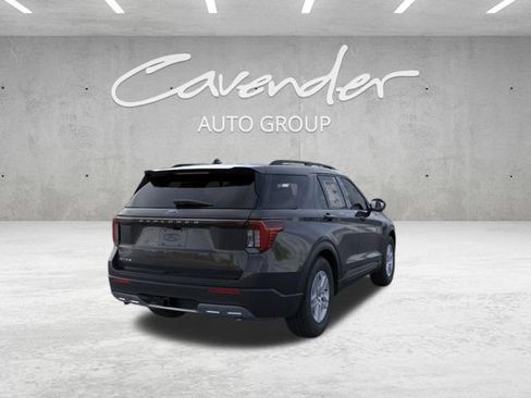 New 2026 Ford Explorer Active RWD image 8