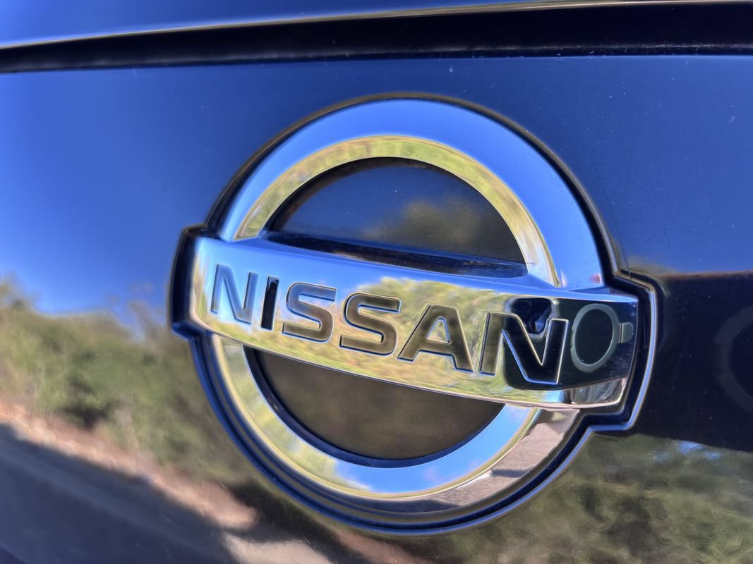 Used 2011 Nissan 370Z Touring w/ Sport Pkg RWD image 10