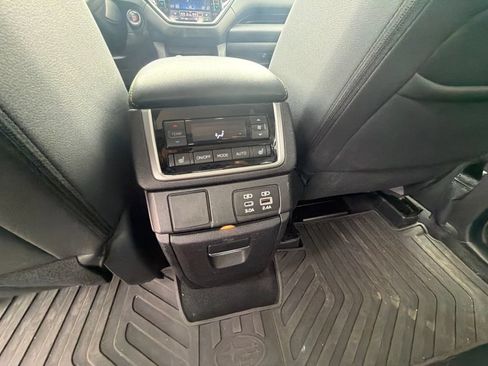 Used 2023 Subaru Ascent Onyx Edition Limited AWD/4WD image 21