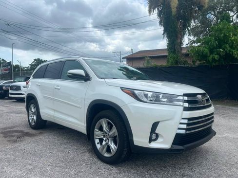 Used 2019 Toyota Highlander Limited AWD/4WD image 3