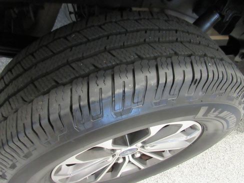 Used 2019 Ford F150 XLT w/ Equipment Group 302A Luxury AWD/4WD image 24