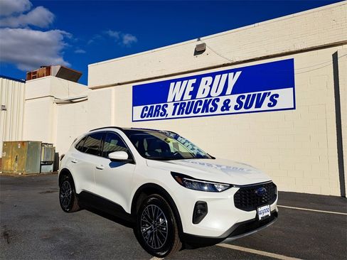 New 2026 Ford Escape Base image 1