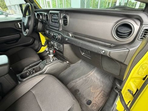 Used 2023 Jeep Gladiator Sport AWD/4WD image 17