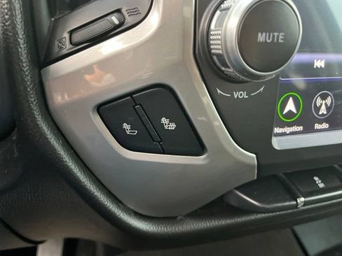 Used 2018 Chevrolet Silverado 1500 LT w/ All Star Edition AWD/4WD image 9
