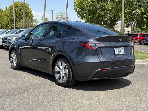 Used 2024 Tesla Model Y Long Range RWD image 7