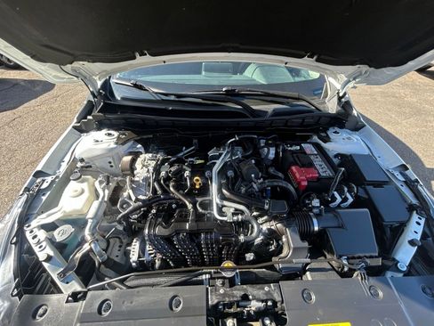 Used 2025 Nissan Altima 2.5 SV image 31