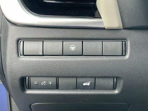 Used 2023 Nissan Rogue SL image 12