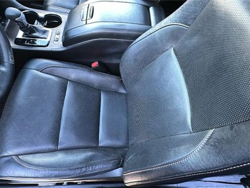 Used 2017 Toyota Highlander Limited image 25