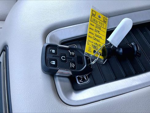Used 2018 GMC Yukon Denali RWD image 15