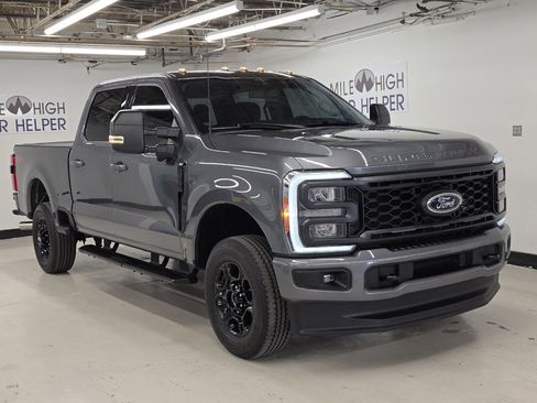 Used 2023 Ford F250 XLT w/ XLT Premium Package AWD/4WD image 4