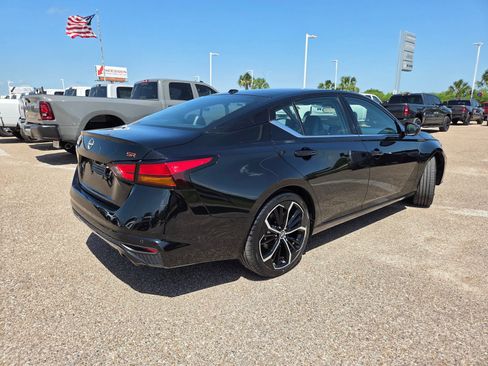 Used 2024 Nissan Altima 2.5 SR FWD image 7