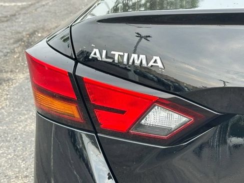 Used 2022 Nissan Altima 2.5 S FWD image 12