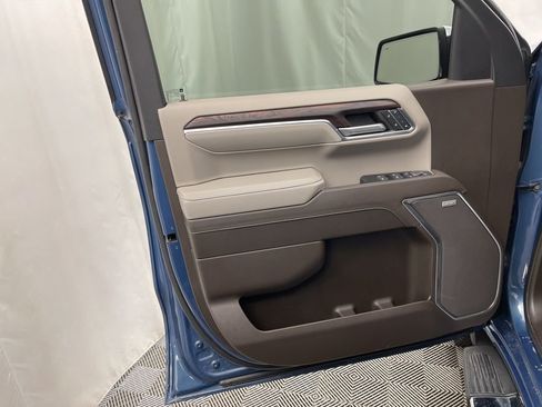 Used 2024 GMC Sierra 1500 SLT w/ SLT Premium Plus Package image 23