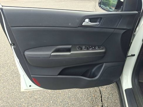 Used 2022 Kia Sportage Nightfall Edition FWD image 12