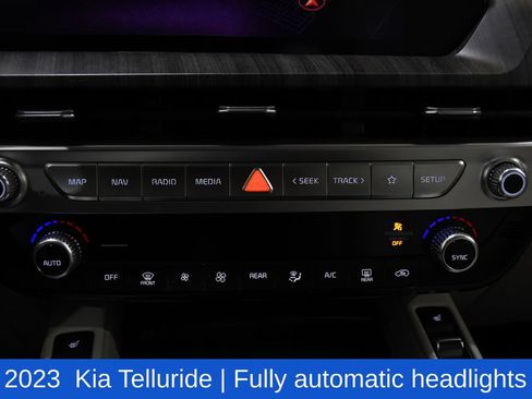 Used 2023 Kia Telluride EX w/ EX Captain's Chair Package FWD image 21