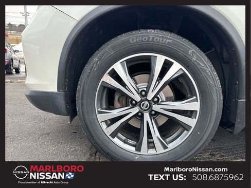 Certified 2018 Nissan Rogue SL w/ Premium Package image 11