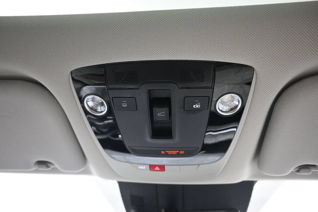Used 2025 Kia Sorento SX AWD/4WD image 33