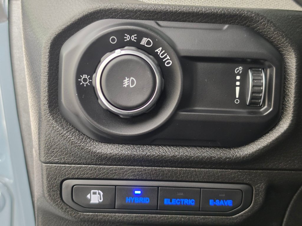 Used 2024 Jeep Wrangler Unlimited w/ Convenience Group AWD/4WD image 25