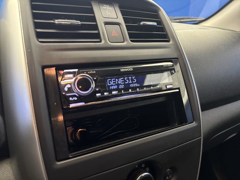 Used 2018 Nissan Versa SV FWD image 17