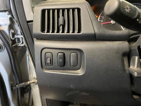 Used 2004 Mitsubishi Endeavor Limited image 34