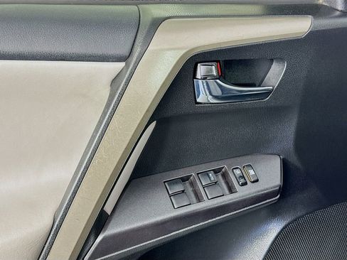 Used 2018 Toyota RAV4 XLE image 18