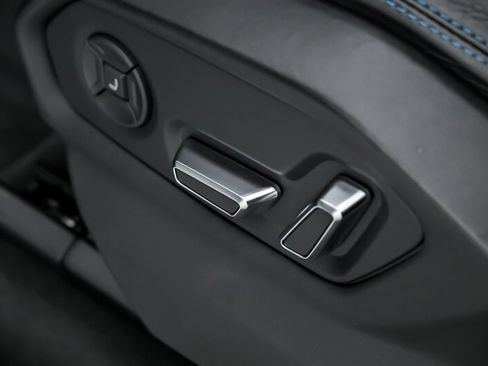 Used 2021 Lamborghini Urus AWD/4WD image 27