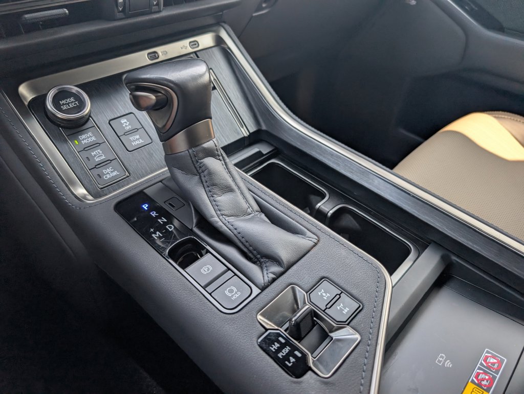 Used 2024 Lexus GX 550 AWD/4WD image 22