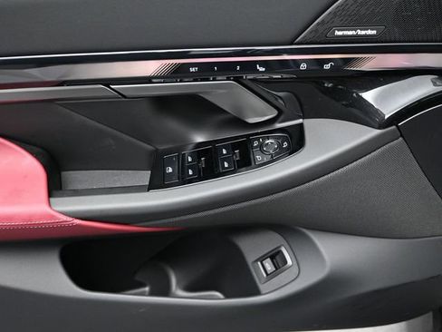 New 2026 BMW 540i xDrive w/ Premium Package AWD/4WD image 18