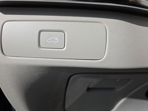 New 2026 Volvo XC90 B6 Ultra image 37