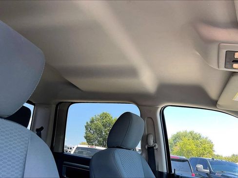 Used 2016 RAM 3500 SLT RWD image 19