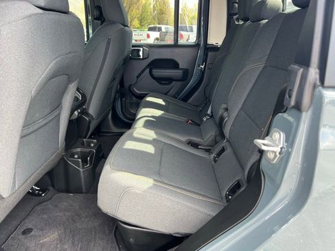 Used 2025 Jeep Gladiator Sport AWD/4WD image 26