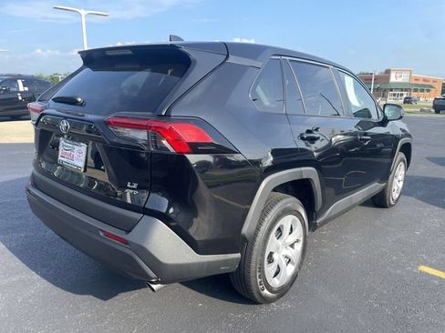 Used 2024 Toyota RAV4 LE AWD/4WD image 34
