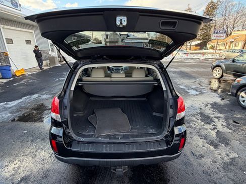 Used 2011 Subaru Outback 3.6R Limited w/ PWR Moonroof Pkg image 17